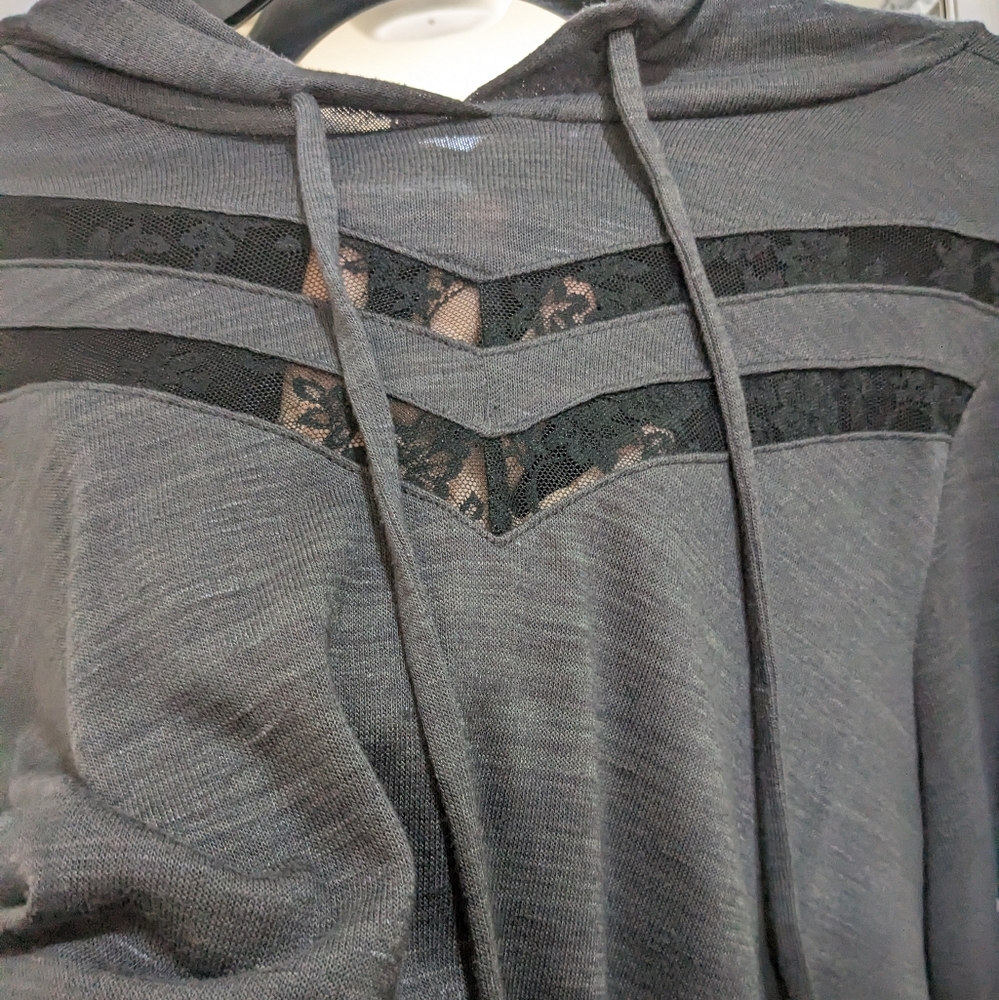 Torrid Plus Size Super Soft Plush Lace Inset Hoodie Top - Size 0 - Picture 8 of 9